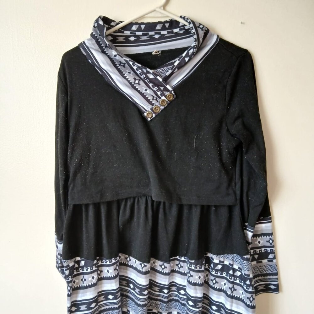 Black and White Long Sleeved Nursing Top Size Small